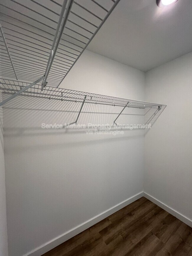 Building Photo - 3241 Damon Dr