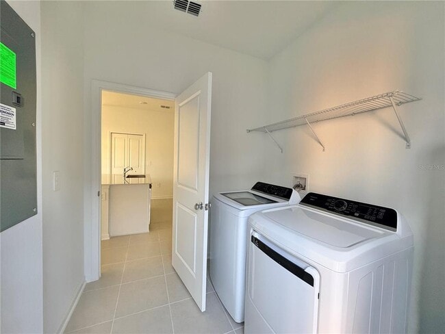 Building Photo - 2348 Rider Rain Ln