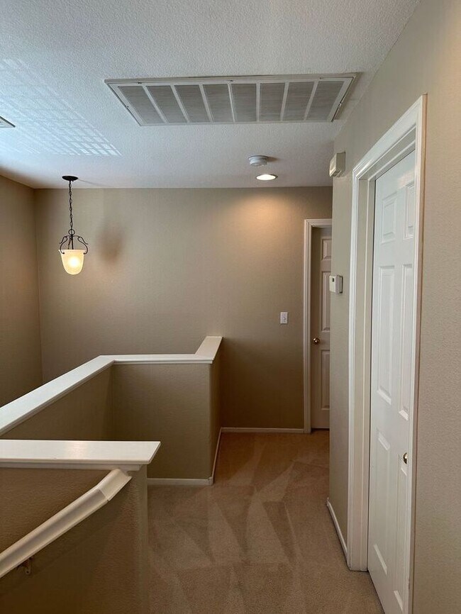 Building Photo - Stunning Home in a Gated Community