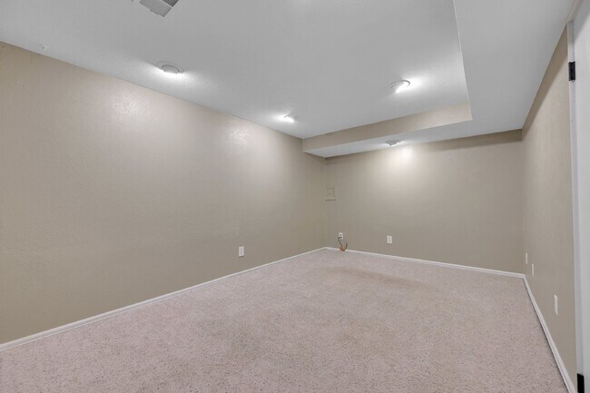 Building Photo - $2,800 - 3 Bed,  2.5 Bath Townhome in Arva...