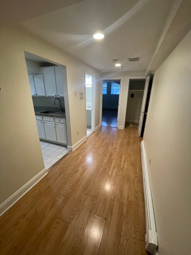 Building Photo - Avl now! Huge 3BR in Packard's Corner, hea...