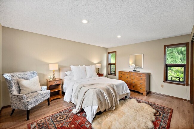 Building Photo - 153 Maple Ln NW