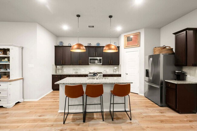 Building Photo - 326 Jewett Meadow Dr