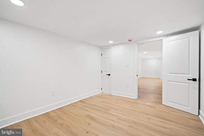 Building Photo - 711 McCabe Ave