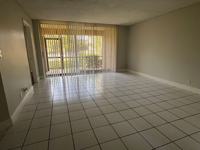 Building Photo - 11552 NW 39th St