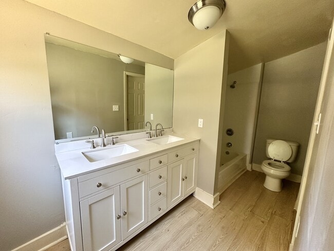 Building Photo - 630 77th St S