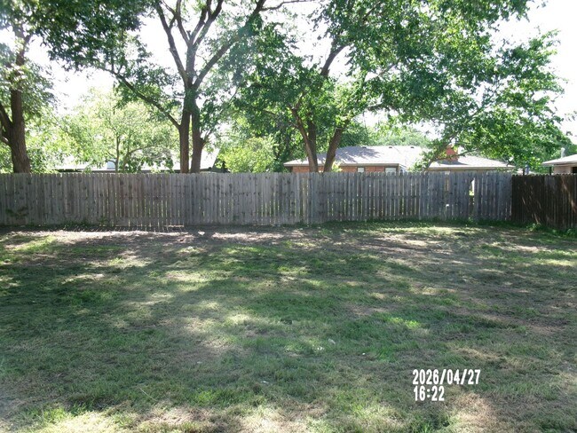 Building Photo - 106 N Elk Dr