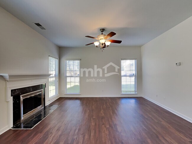 Building Photo - 7403 Redstart Ct