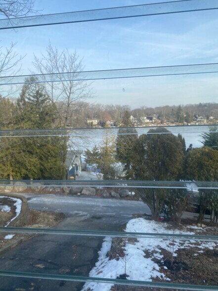 Building Photo - 576 Otterhole Rd