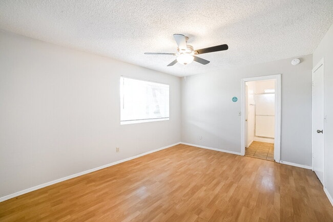 Building Photo - 315 W Ross Ave