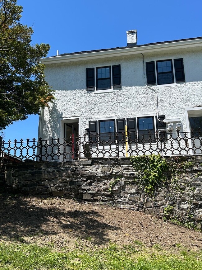 Building Photo - 369 Byram Kingwood Rd