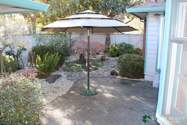 Building Photo - Corner Lot Single Family Home