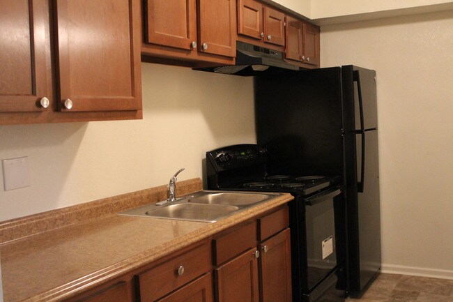 Building Photo - Derby Pointe