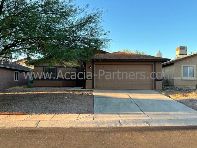 Building Photo - Single Story Four Bedroom Home