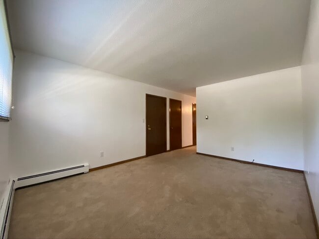 Living Room - 530 N Dubuque St