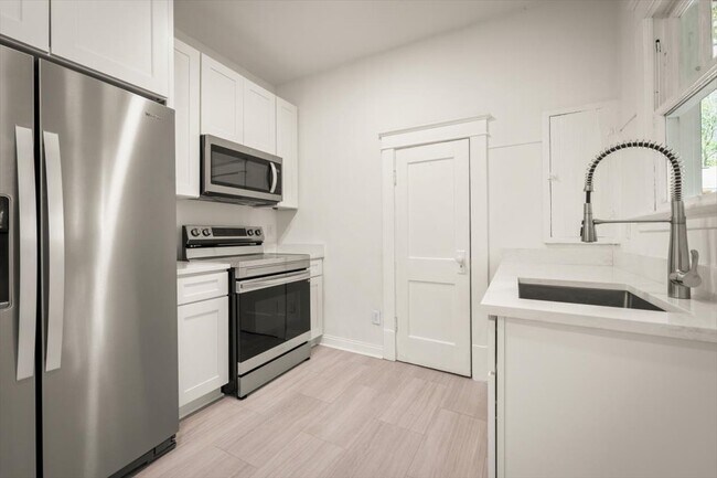 Building Photo - 3971 Boone Park Ave