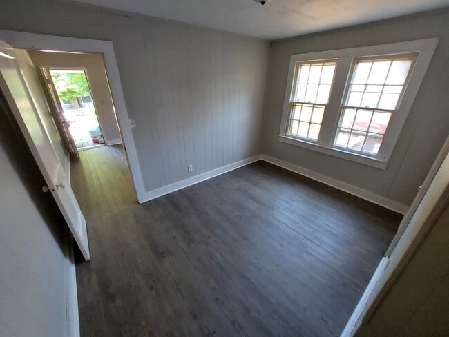 Building Photo - 1411 Underwood Ave