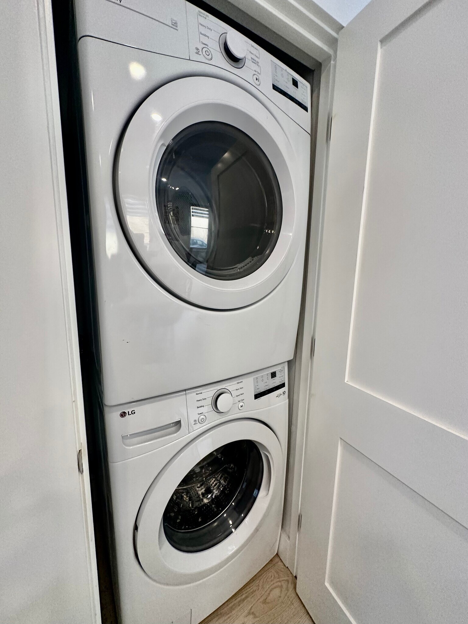 Building Photo - 10 Ward St