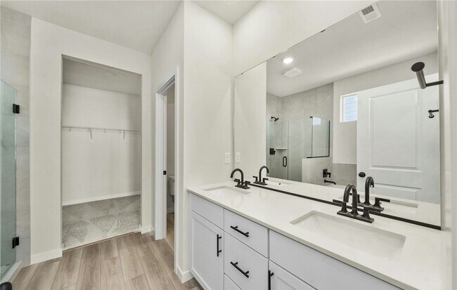 Building Photo - 5970 Thornhill Ave SW