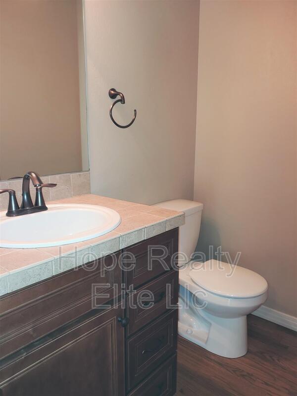 Building Photo - 1555 Promontory Bluff View