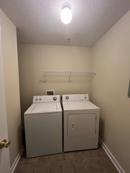 Building Photo - 903 Hanahan Ct