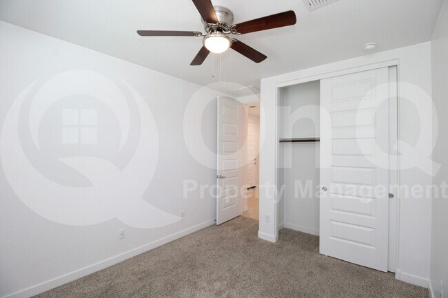 Building Photo - 16396 W Questa Dr