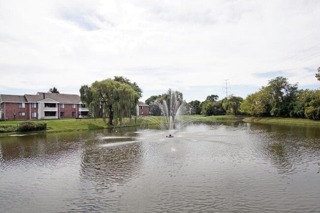 Building Photo - 2 bedroom in Naperville IL 60563
