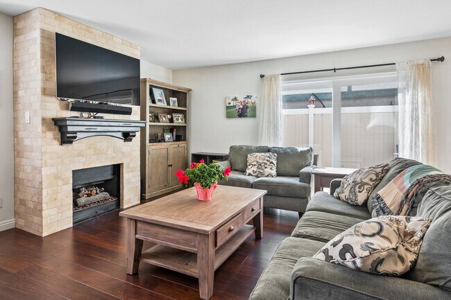 Building Photo - 1911 Mathews Ave