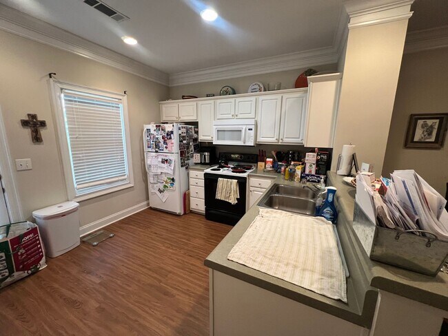 Building Photo - 2 Bed 2.5 Bath Condo