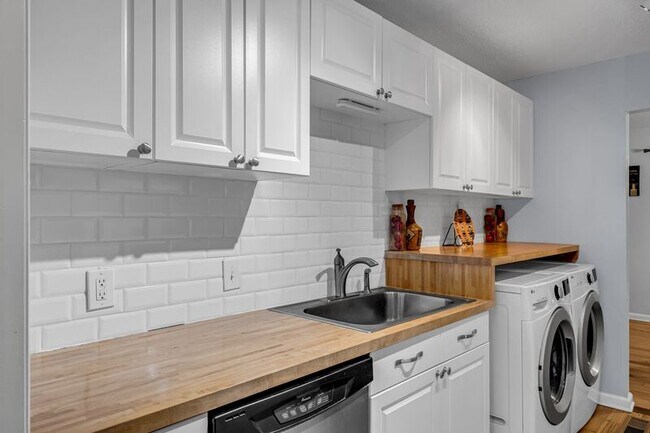 Building Photo - 921 Fitzpatrick Rd