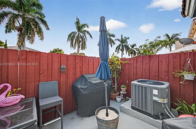 Building Photo - 10101 SW 162nd Ct