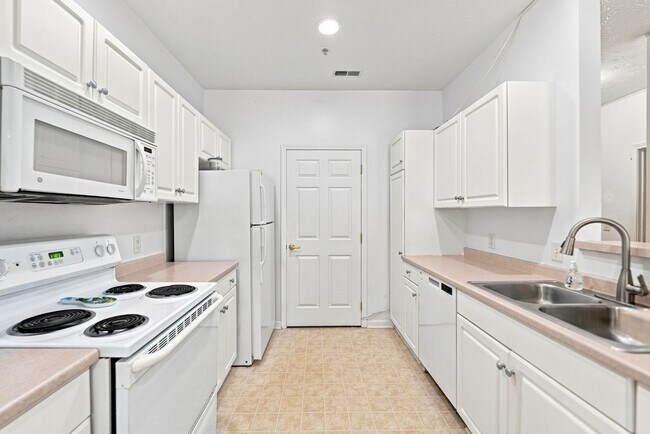 Building Photo - 1201 Stockton Ridge