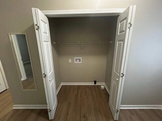 Building Photo - 1501 McPherson Dr