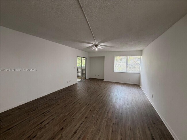 Building Photo - 3301 Spanish Moss Terrace