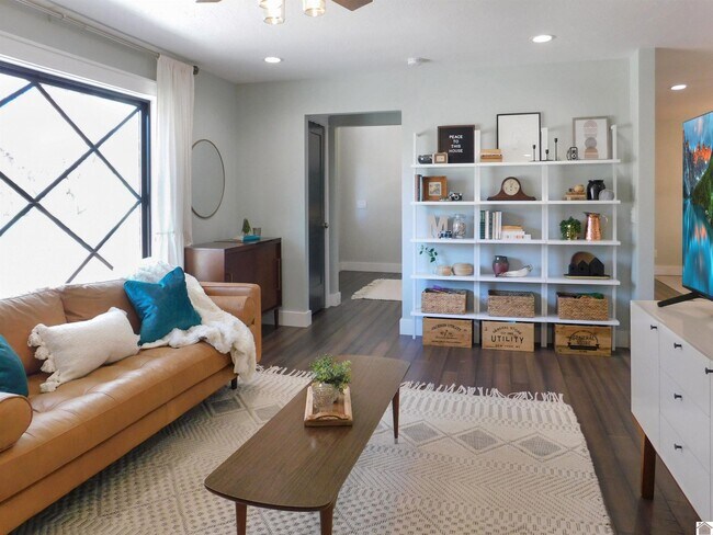 Building Photo - 809 Bagwell Blvd
