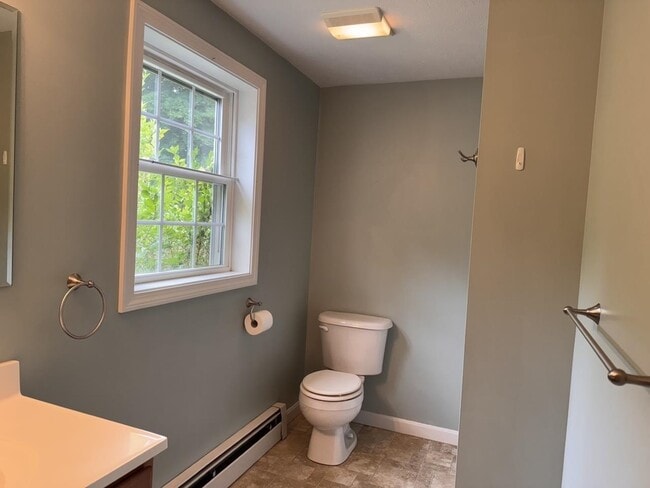 Building Photo - 26 Fowler St