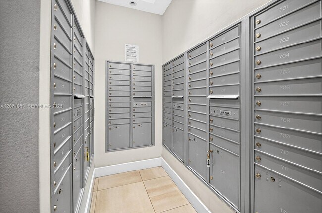 Building Photo - 7875 NW 107th Ave