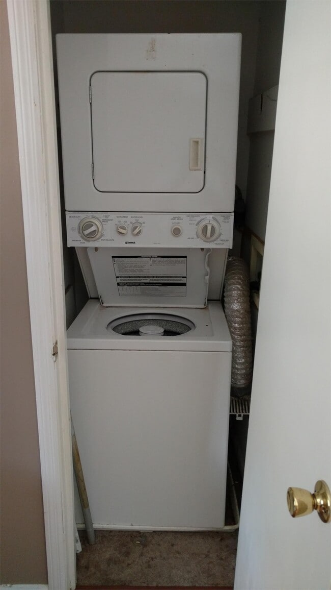 Building Photo - 2014 Montreat Pkwy