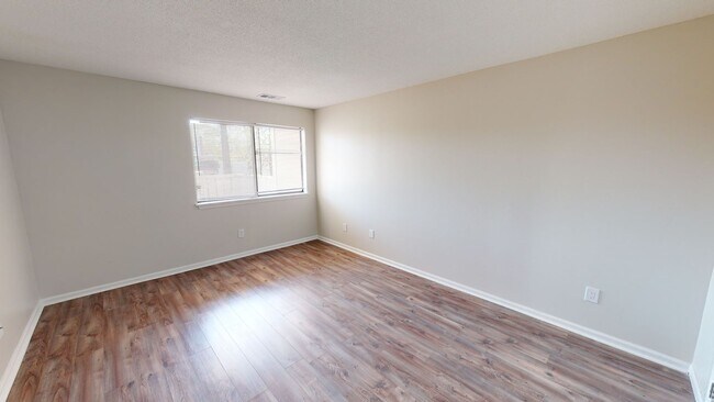 Building Photo - Free Months Rent! Beautiful 1-Bedroom West...