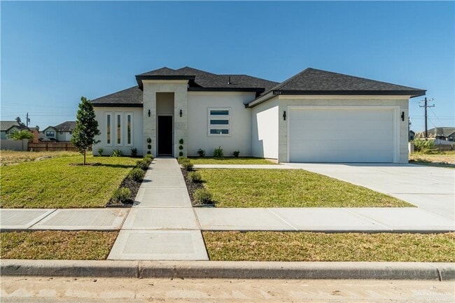 Building Photo - 2804 Magnolia Dr