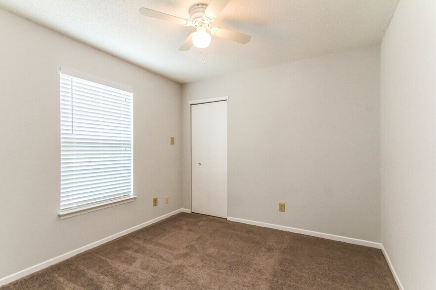 Building Photo - 1919 Orchid Bloom Ln