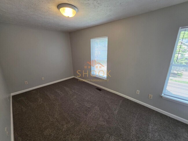 Building Photo - 803/805 N 7th St