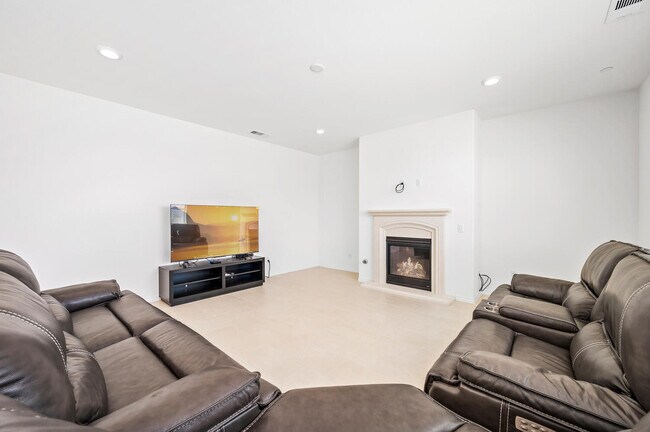 Building Photo - 36712 Summer Dain Ln