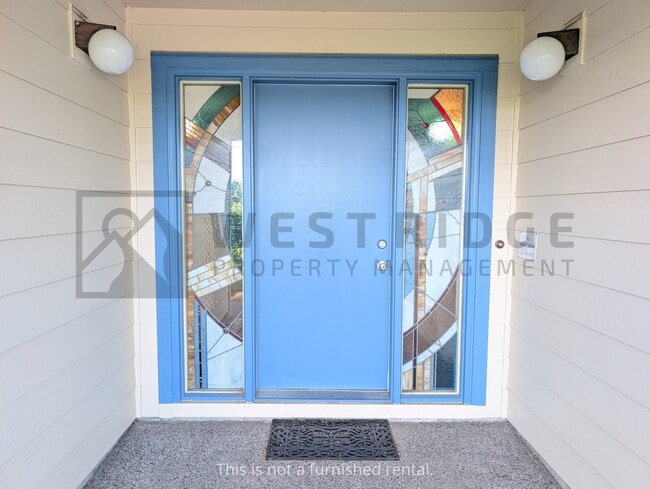 Building Photo - 1480 Hemlock St