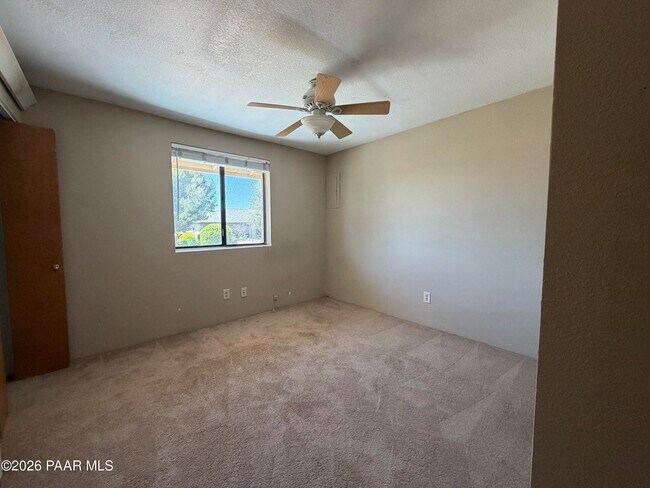 Building Photo - 927 N Old Chisholm Trail