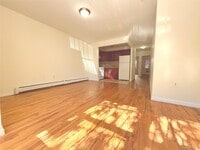 Building Photo - 461 E 181st St
