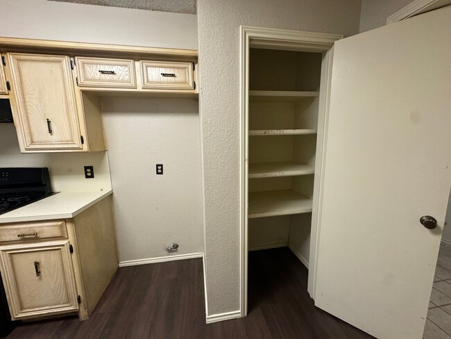 Building Photo - Lubbock Cooper ISD Gem: Ready-to-Rent July...