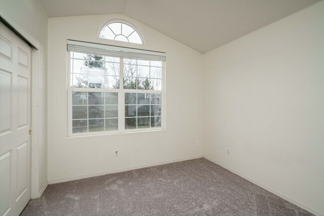 Building Photo - Desirable Fisher's Landing Elementary School District - 3 Bedroom 2.5 Bath