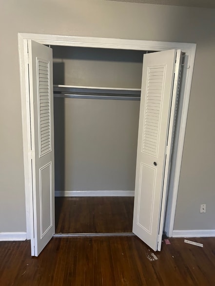 Building Photo - 5694 W 3rd St