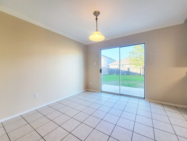 Building Photo - 1007 Ranchero Rd